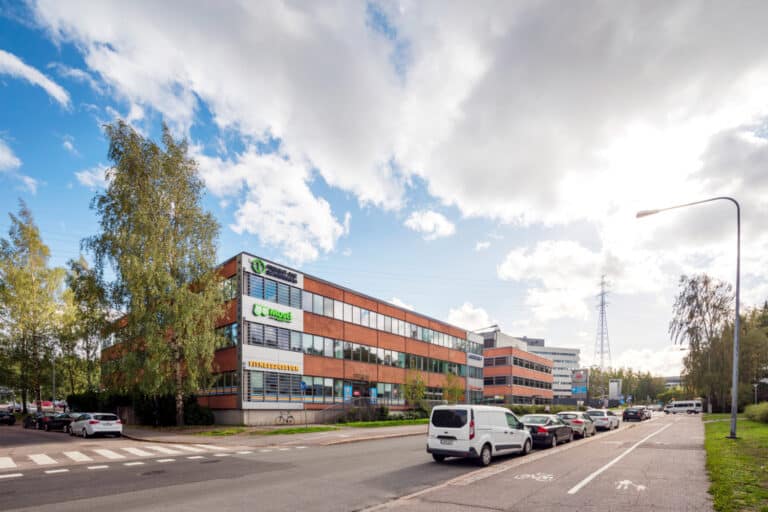 Mäkitorpantie 3 b julkisivu